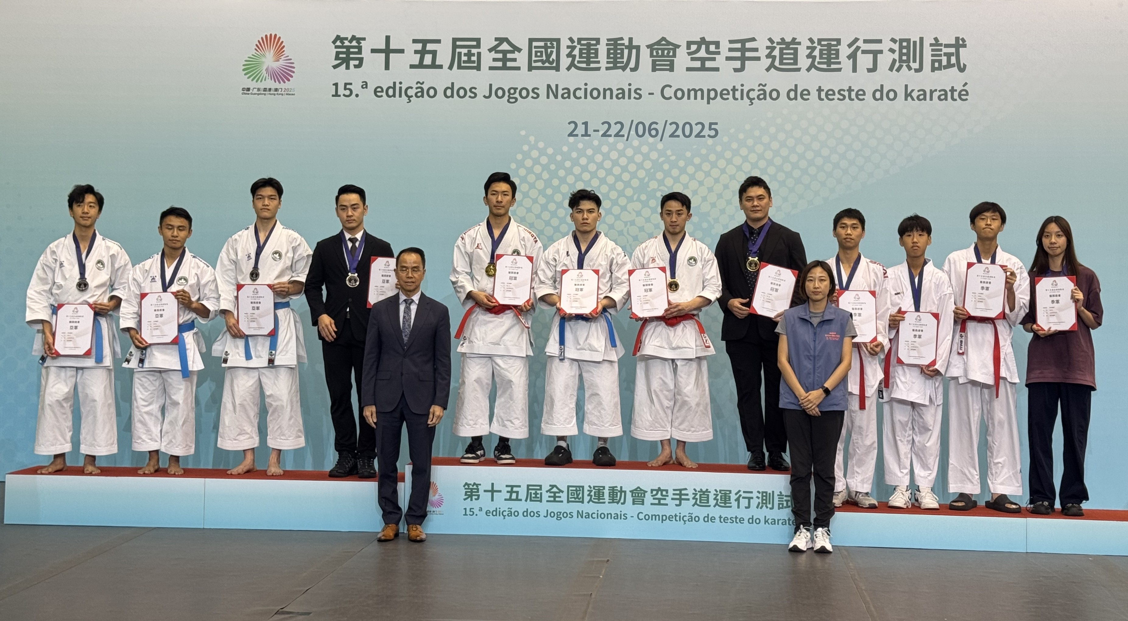 B2 男子團體型獲獎運動員.jpg